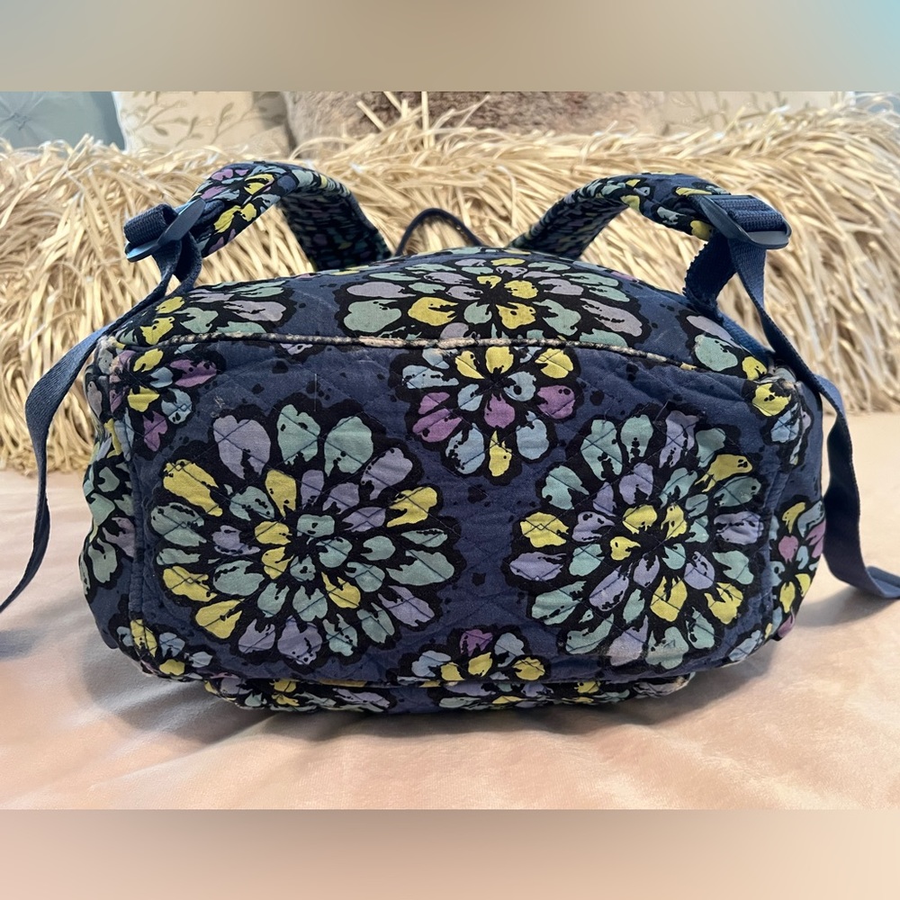 VERA BRADLEY Indigo Pop Essential Backpack Navy Blue Green Floral - Picture 10 of 14
